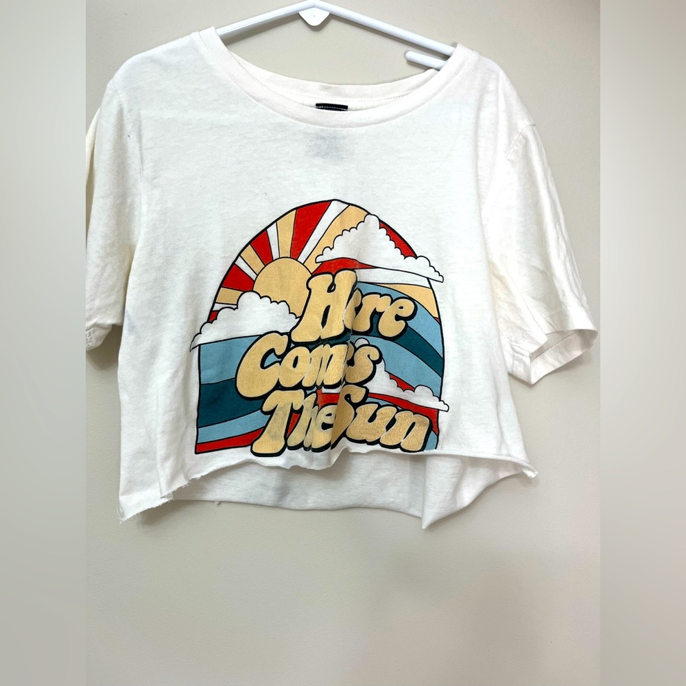 Cropped graphic T-shirt